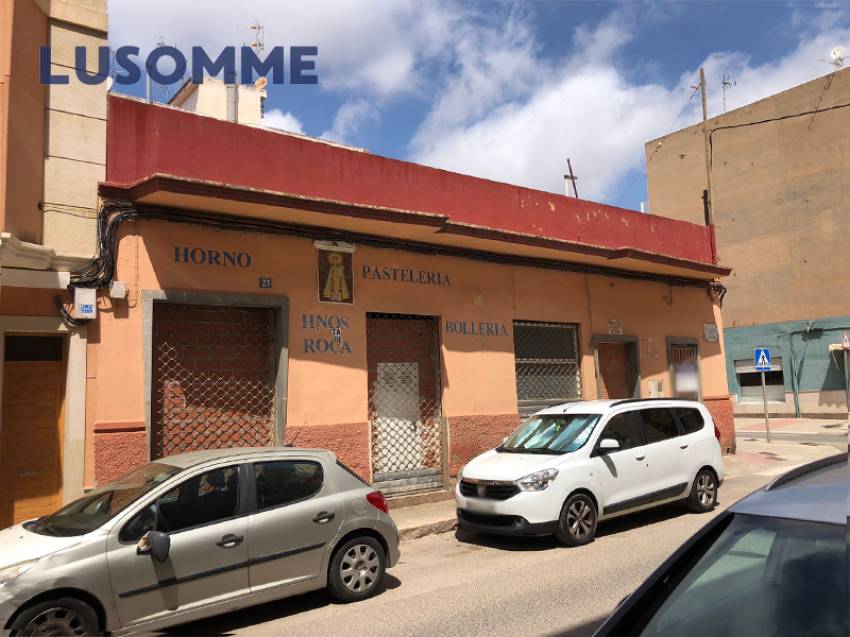 Descripción 409 - Suelo urbano para edificar viviendas.
Ideal para apartamentos de estudiantes. Suelo urbano en venta en Moncada.

Se vende suelo urbano d