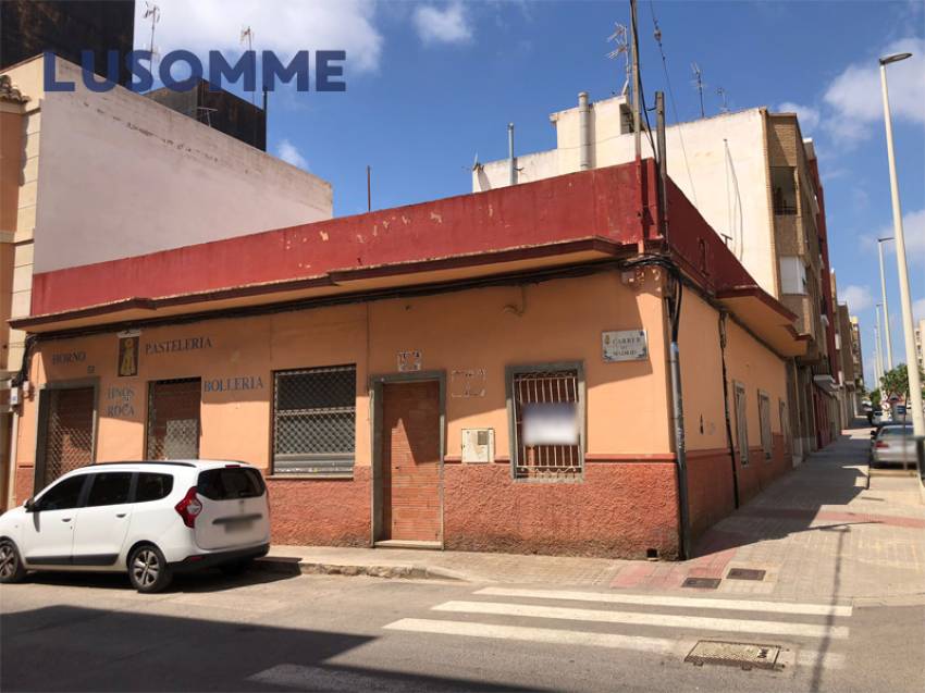 Descripción 409 - Suelo urbano para edificar viviendas.
Ideal para apartamentos de estudiantes. Suelo urbano en venta en Moncada.

Se vende suelo urbano d