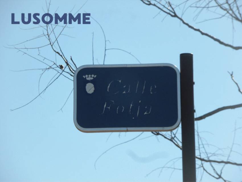 Descripción 441 - URBANO NO RESIDENCIAL.
Parcelas para hostales, hoteles y naves. 

Se venden parcelas urbanas consolidadas de uso terciario.
Desde 84.00