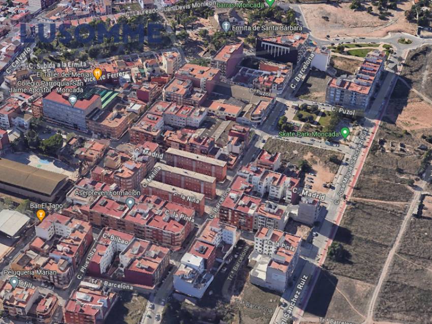 Descripción 409 - Suelo urbano para edificar viviendas.
Ideal para apartamentos de estudiantes. Suelo urbano en venta en Moncada.

Se vende suelo urbano d