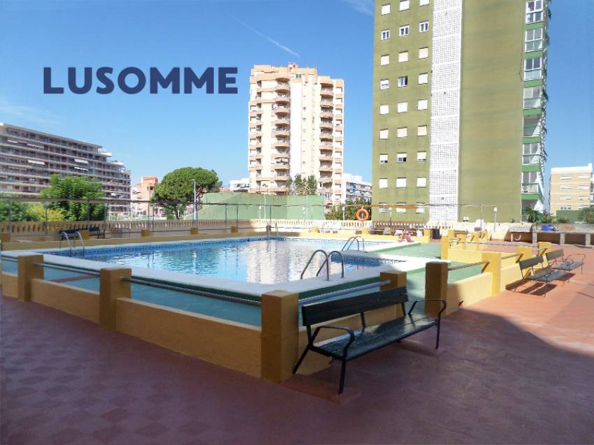 Descripción 472 - Sin comisión inmobiliaria.
Piso en venta en Carrer Caravel-les, La Pobla de Farnals.

Vivienda en primer piso, en edificio de 1975 con 