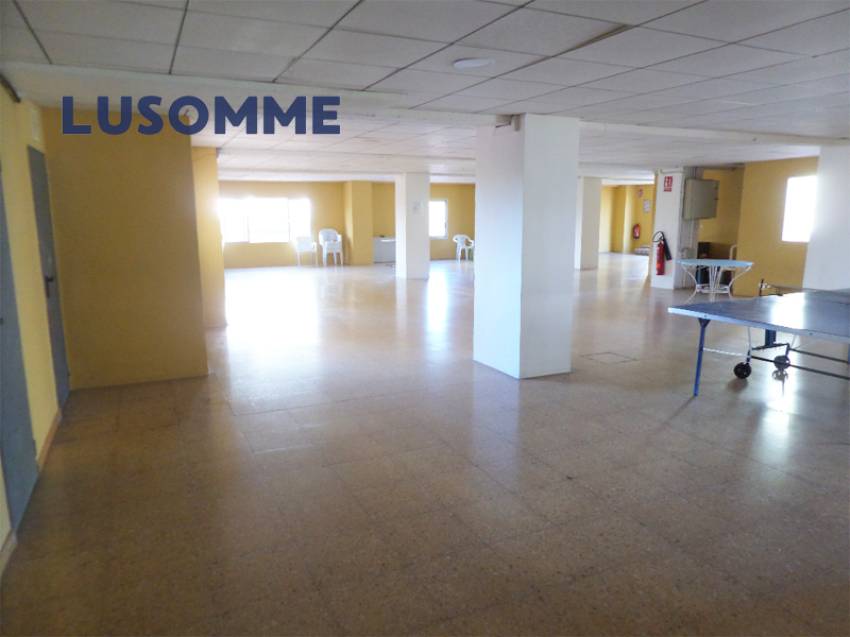 Descripción 472 - Sin comisión inmobiliaria.
Piso en venta en Carrer Caravel-les, La Pobla de Farnals.

Vivienda en primer piso, en edificio de 1975 con 