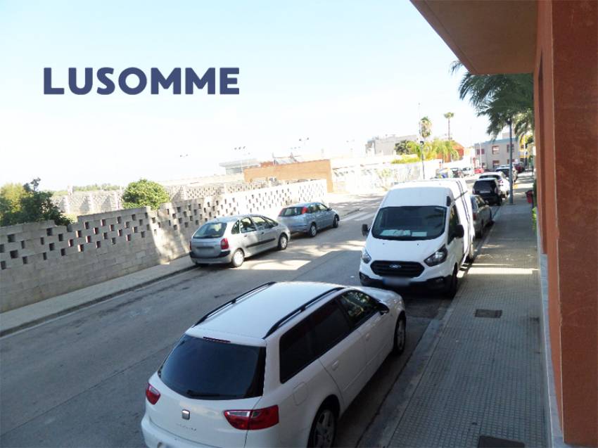 Descripción 477 - Sin comisión inmobiliaria.
Piso en venta en Plaza de la Música, Miramar.

Vivienda en primer piso, en edificio de 2007 con ascensor.
