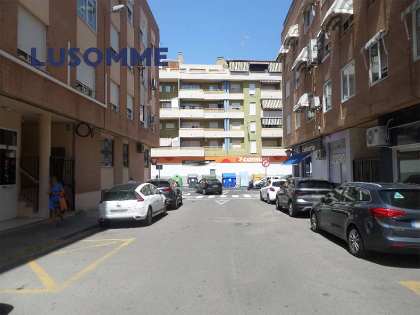 Descripción 478 - Piso en venta en Carrer Astúries, en Las Islas, la mejor zona de Puerto de Sagunto.

A 6 minutos a pie (500m) de la playa, con vistas al