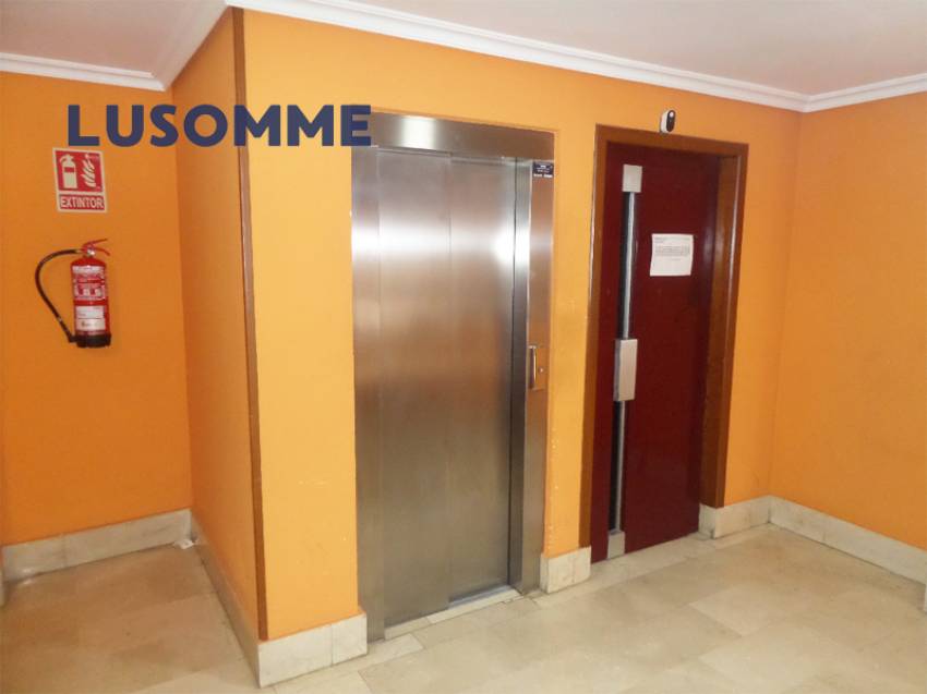 Descripción 478 - Piso en venta en Carrer Astúries, en Las Islas, la mejor zona de Puerto de Sagunto.

A 6 minutos a pie (500m) de la playa, con vistas al