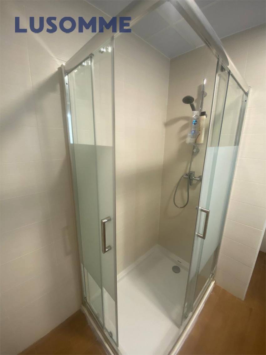 Descripción 487 - Bajo vivienda en El Perellonet, en calle Escotilla. 
A 22 km de Valencia.

Situado a pie de calle en edificio construido en 1960.

Dis