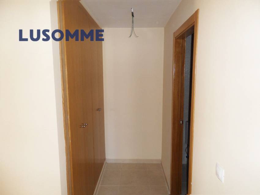 Descripción 489 - Piso en venta carrer Xúquer, Carlet.

Vivienda en tercera planta, en edificio de 2009 con ascensor.

Piso de 113 m² construidos.
Dis