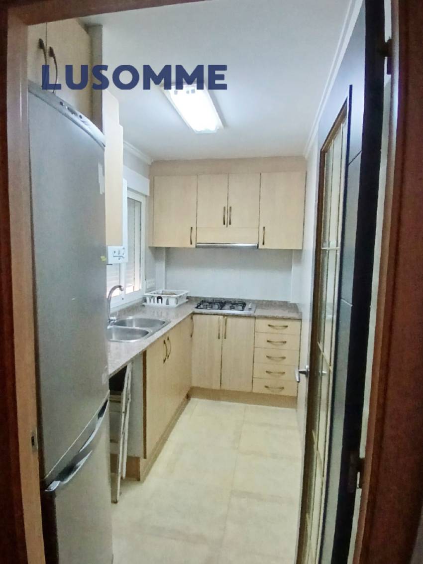 Descripción 491 - Piso en Calle Padre Viñas.
Junto a la estación de tranvía Sant Miquel dels Reis y Orriols (línea 6).

Dispone de 60 m² construidos 