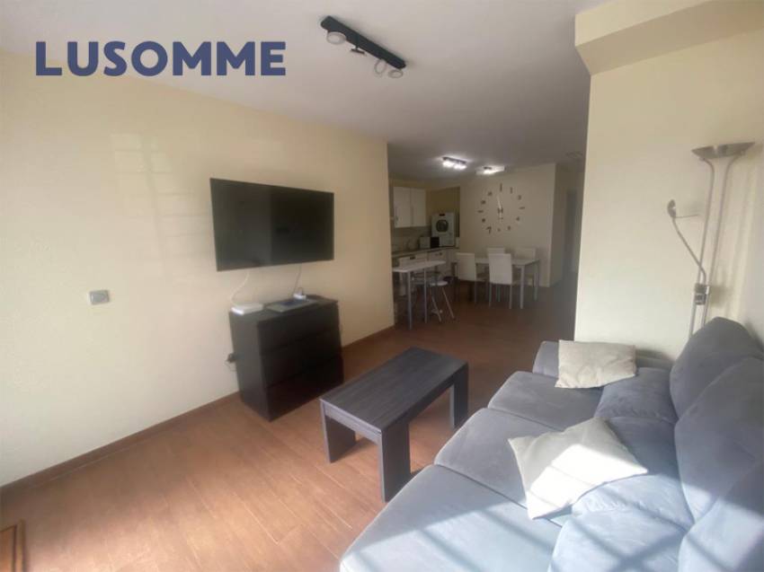 Descripción 493 - Local en venta en calle Escotilla, en El Perellonet.
A 22 km de Valencia.

Situado a pie de calle en edificio construido en 1960.

Loc