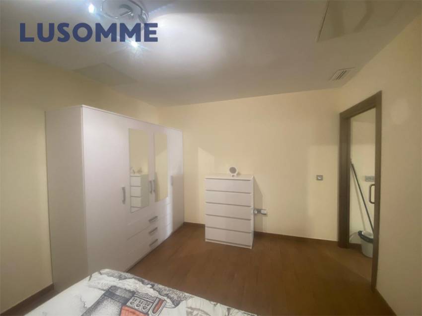 Descripción 493 - Local en venta en calle Escotilla, en El Perellonet.
A 22 km de Valencia.

Situado a pie de calle en edificio construido en 1960.

Loc