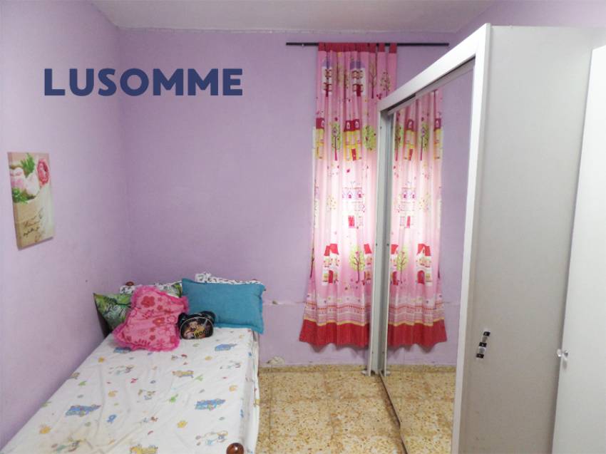 Descripción 502 - Sin comisión inmobiliaria.
Casa unifamiliar en venta en Partida Les Mallaes, Llíria.

Vivienda de una sola planta para reformar, const